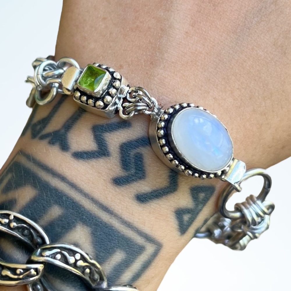 Handmade green peridot & moonstone maille link boho gemstones bracelet